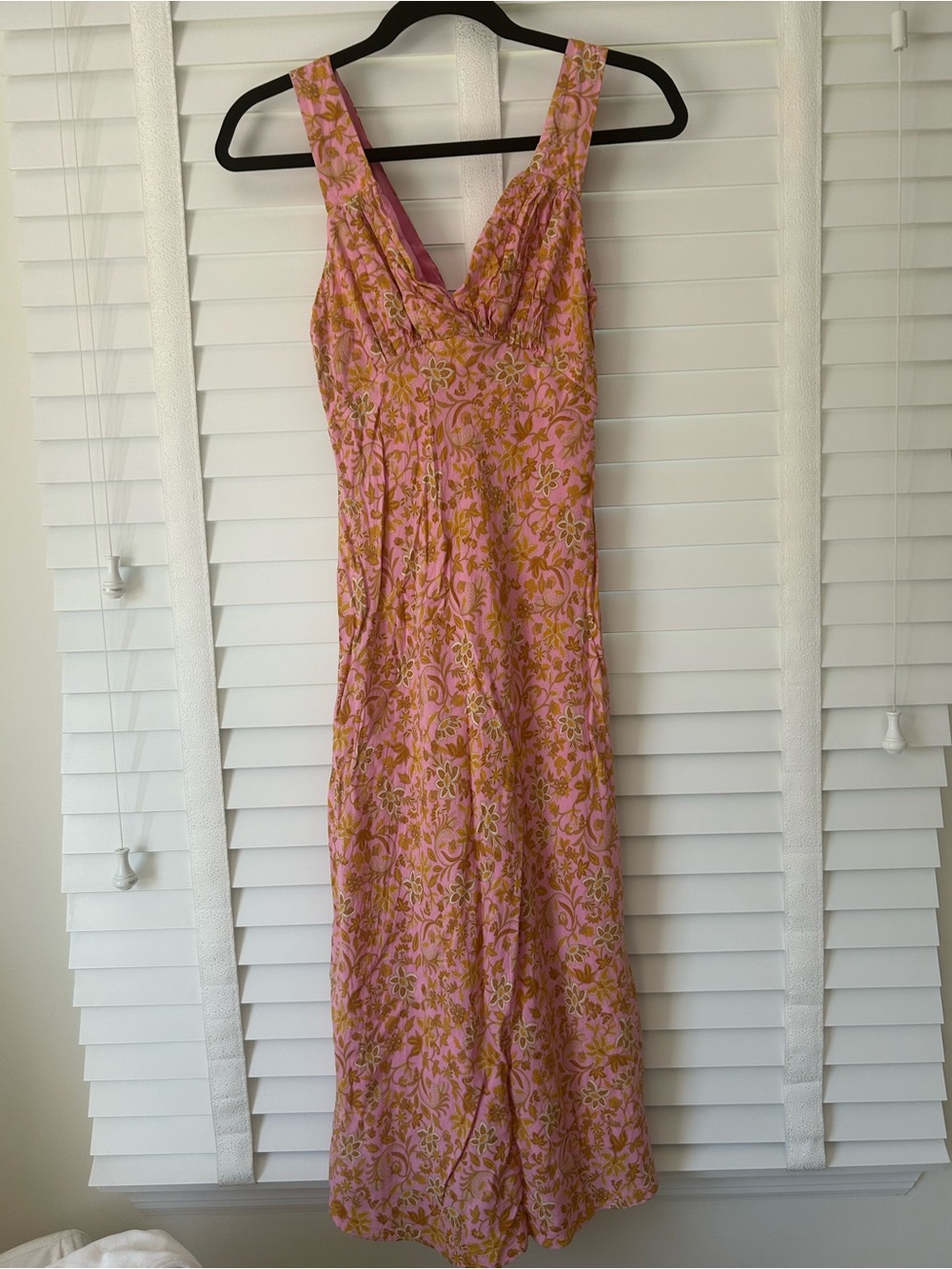 Sleeveless Pink Midi Dress with Gold Floral Print